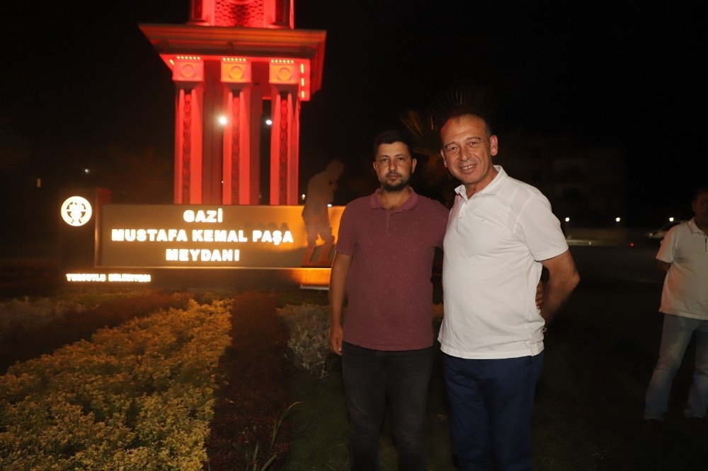 Eleştirilen tabela yenilendi 