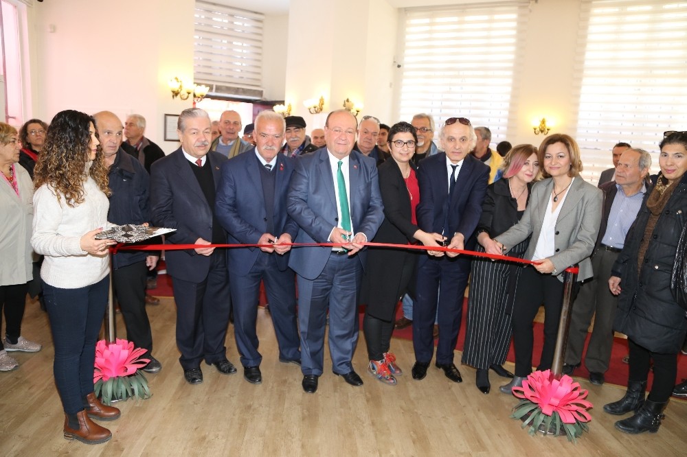 Elibelinde1 sergisi Efeler’de açıldı 