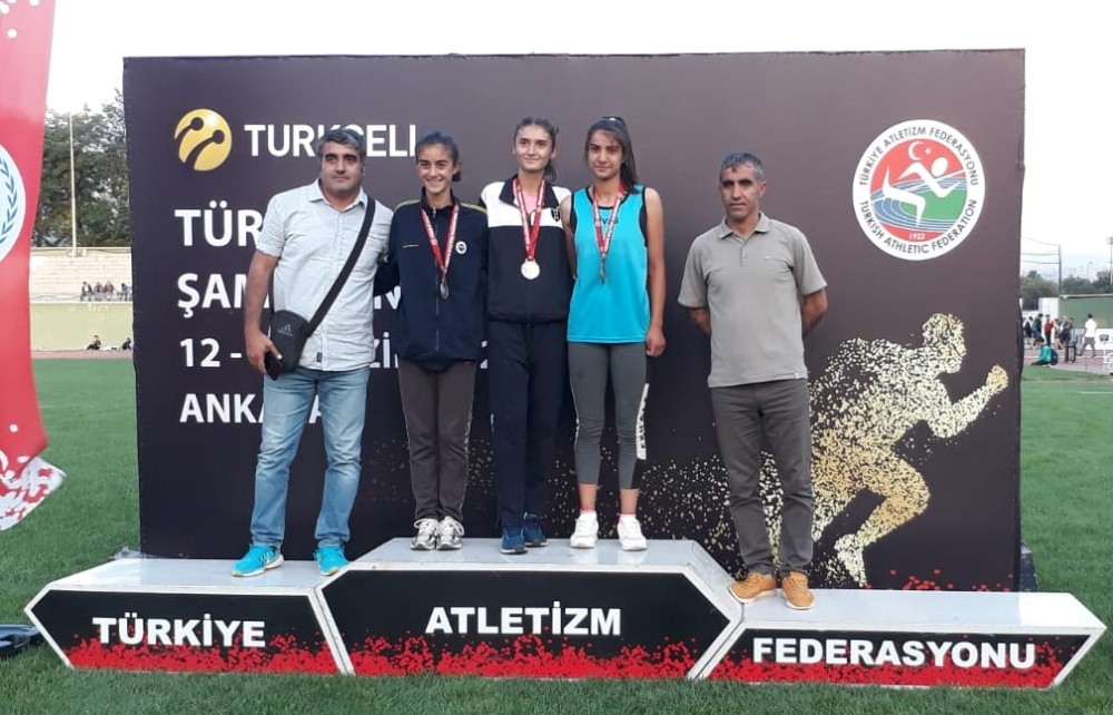 Elif Şura, Türkiye üçüncüsü oldu 