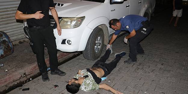 Elinde tabancayla saldırıya gitti, silahla vurularak ağır yaralandı