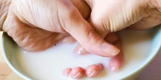 Elinizi ılık süt içinde 10 dk bekletirseniz...