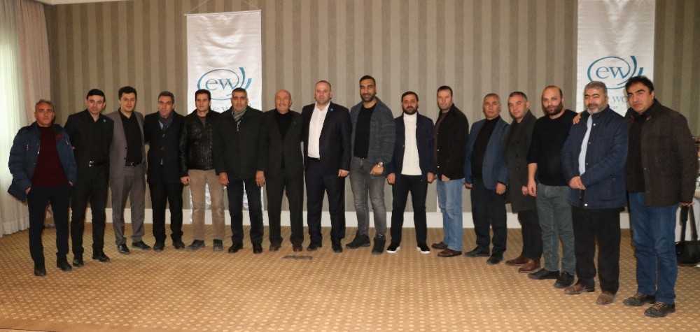 Elite World gazetecileri unutmadı 