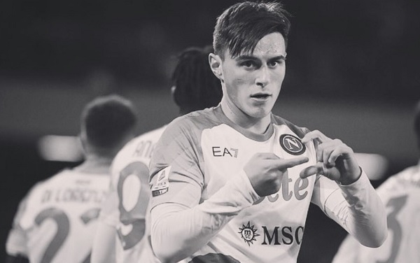 Eljif Elmas'tan depremzedelere destek