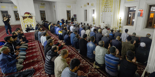 Eller huzur için açıldı