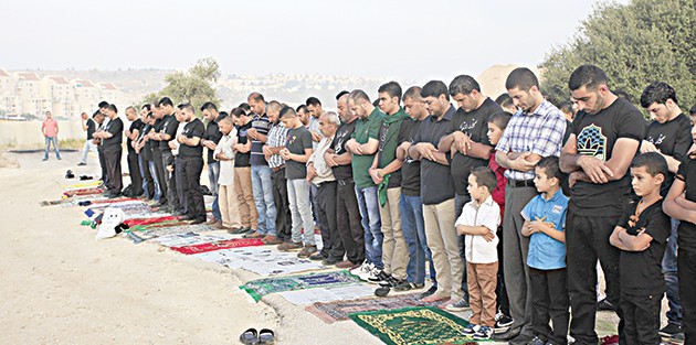 Eller mazlumlar için açıldı