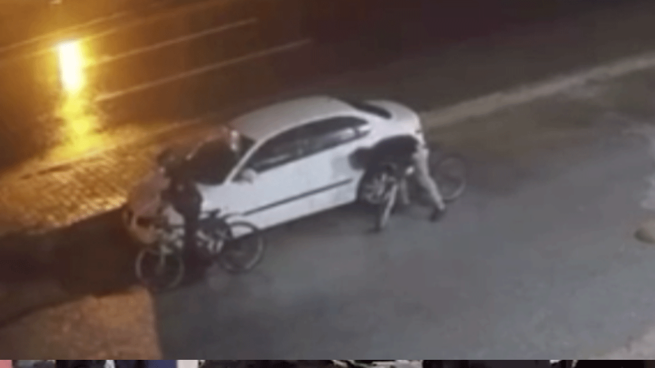 Ellerinde bıçaklarla geldiler: Lastikleri böyle teker teker patlattılar!