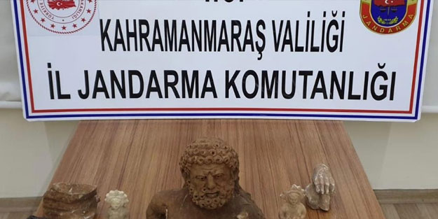 Ellerinde bulunan tarih eserleri satmaya çalışan 3 kişi yakalandı