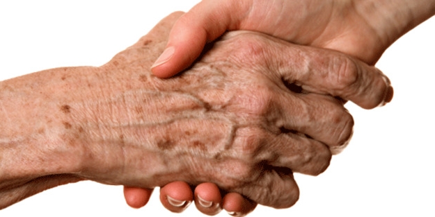 Ellerinizdeki kahverengi lekelerden bu yöntemlerle kurtulun