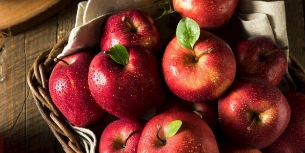 Elma obeziteden cilt güzelliğine her derde deva oluyor! Elmalı detoks suyu nasıl yapılır?