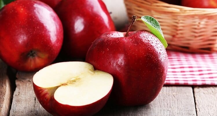 Elmanın muhtemelen hiç duymadığınız 4 faydası: Sağlık serveti sağlayacak öneri! Bu riskin azaltıyor, yapın