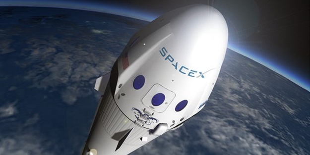 Elon Musk, önümüzdeki yıl 2 kişiyi Ay’a ‘gezmeye’ gönderiyor!