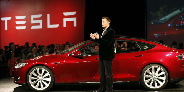 Elon Musk, Tesla ve Apple’ı kıyaslayan kullanıcısına cevap verdi