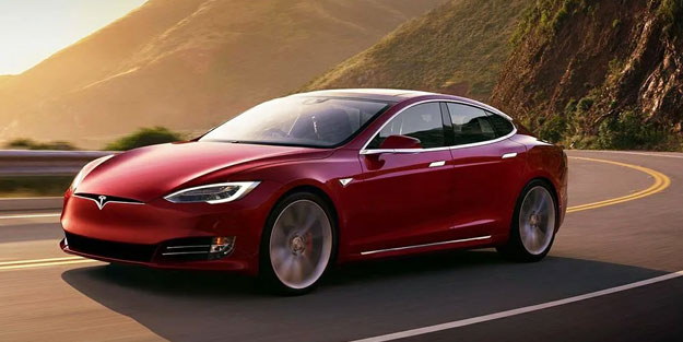 Elon Musk uygun fiyatlı Tesla'yı duyurdu