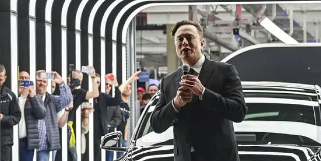 Elon Musk'ın gözünü hırs bürüdü! Çalışanlara fabrikada uyuyun çağrısı