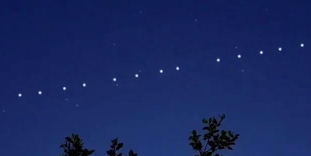 Elon Musk'In uzay treni! Starlink uyduları Türkiye semalarında görüldü!