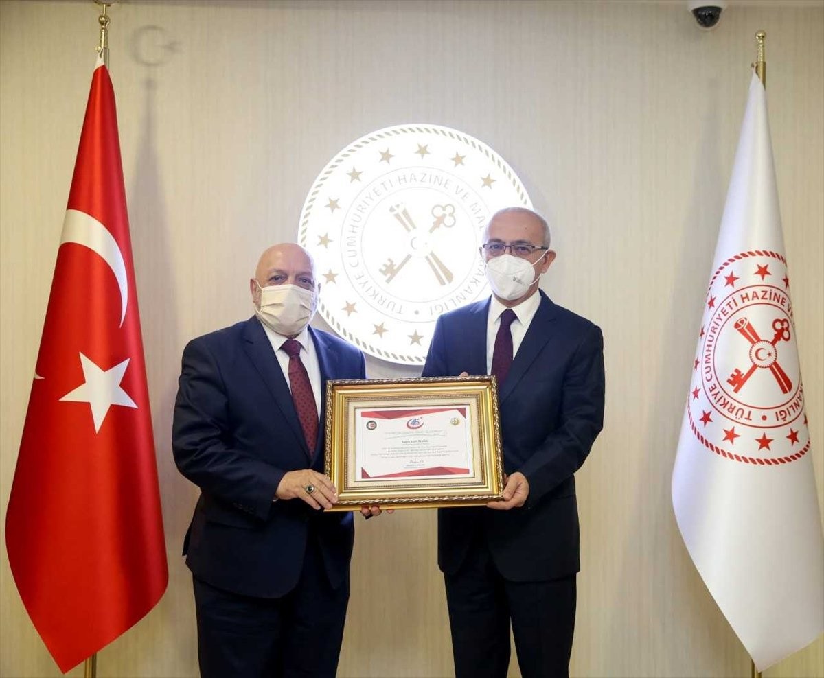 Elvan, Hak-İş Başkanı Arslan’ı kabul etti