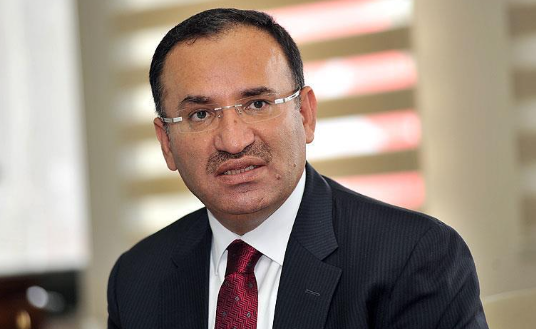 Emanetçi başkan daha ikisini birbirinden ayıramıyor! ‘Ara seçim’ ve ‘seçim yenileme’ cahili Özgür