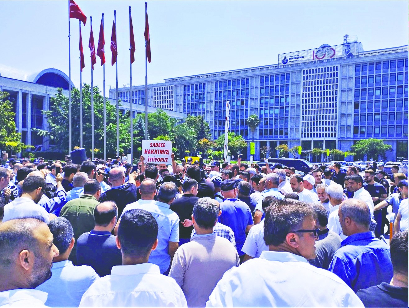 Emekçiler CHP'den hakkını istiyor