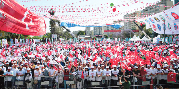 Emekçiler kutladı istismarcılar yıktı