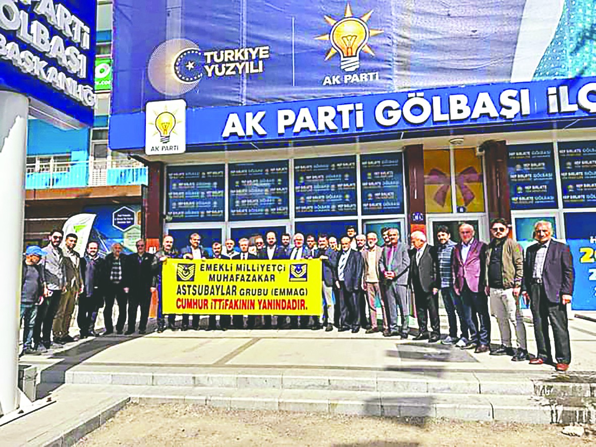 Emekli Astsubaylar Başkomutanın yanında