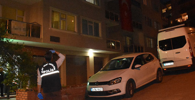 Emekli emniyet müdürü ölü bulundu
