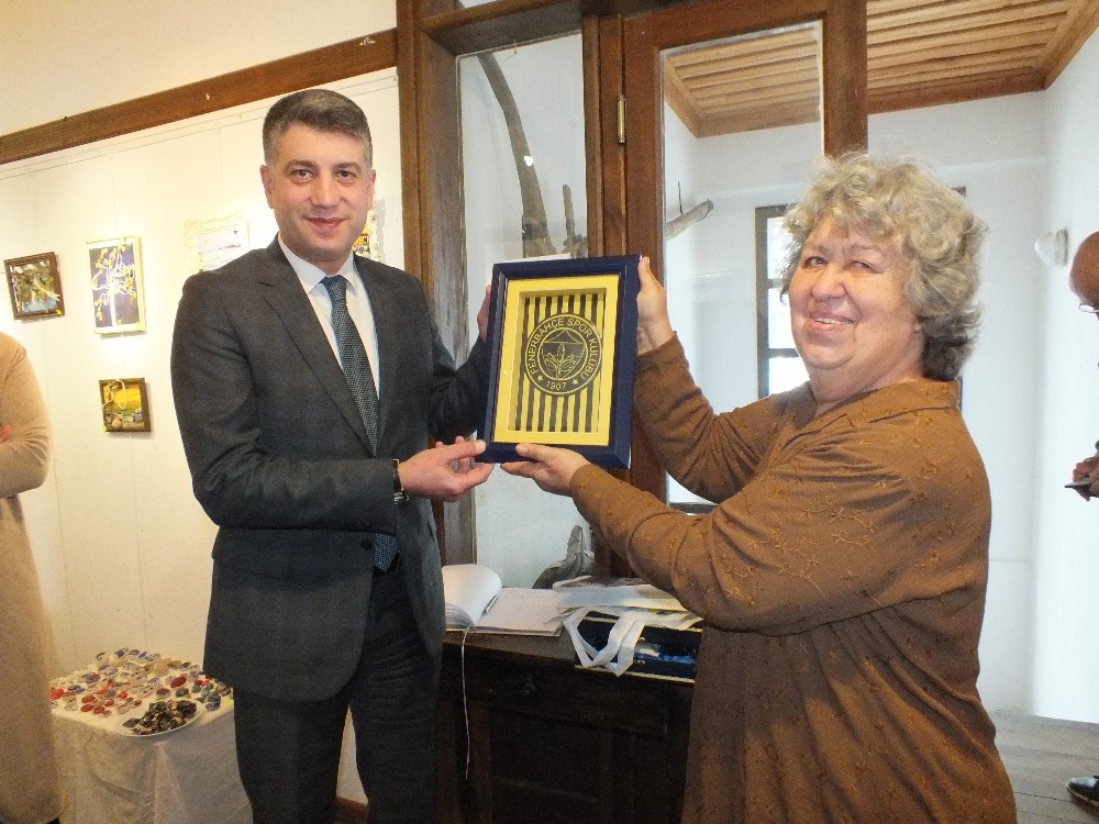 Emekli gazeteciden ’El Emeği’ sergisi 