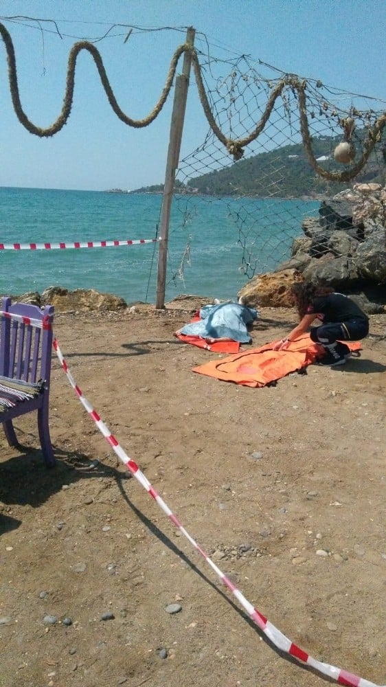 Emekli kadın öğretmen denizde boğuldu 