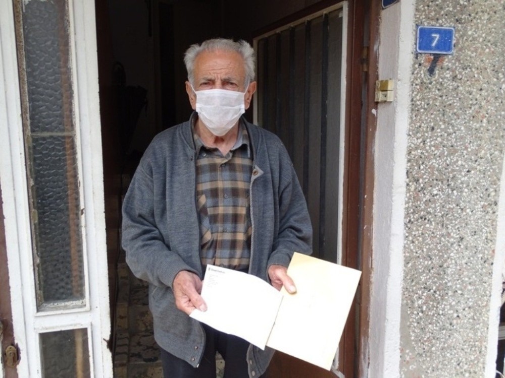 Emekli maaşını ’Helal olsun’ diyerek bağışladı 