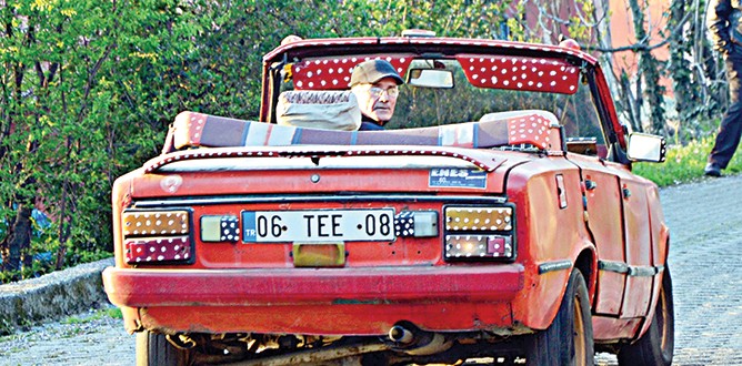 Emekli madencinin modifiye aşkı...