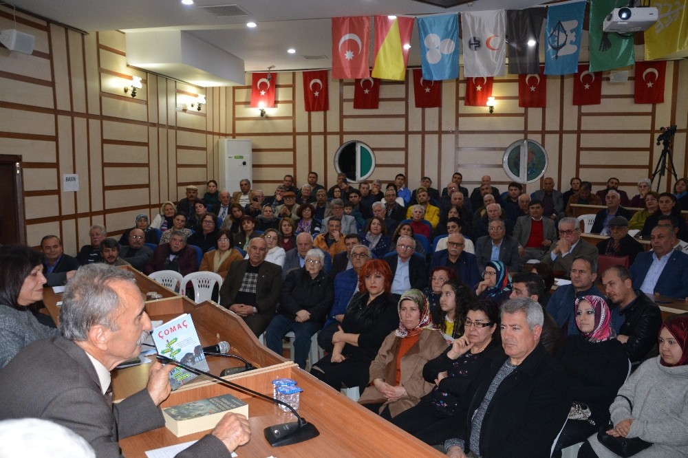 Emekli öğretmen kitabını tanıttı 