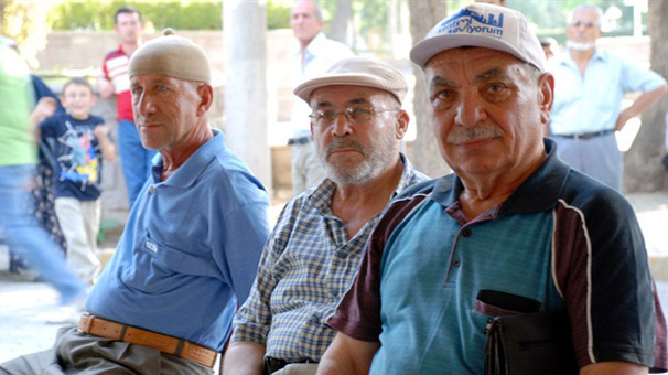 Emekli olamayana 65 yaş aylığı