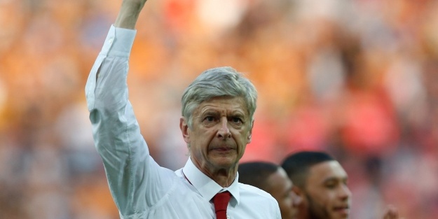 Emekli olması beklenen Wenger'den şaşırtan çıkış!