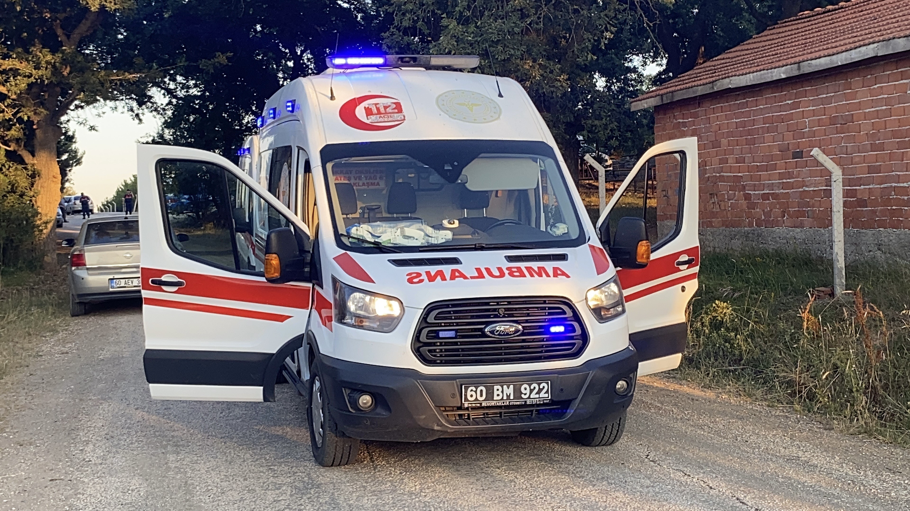 Emekli polis memuru tartıştığı 3 kişiyi silahla yaraladı