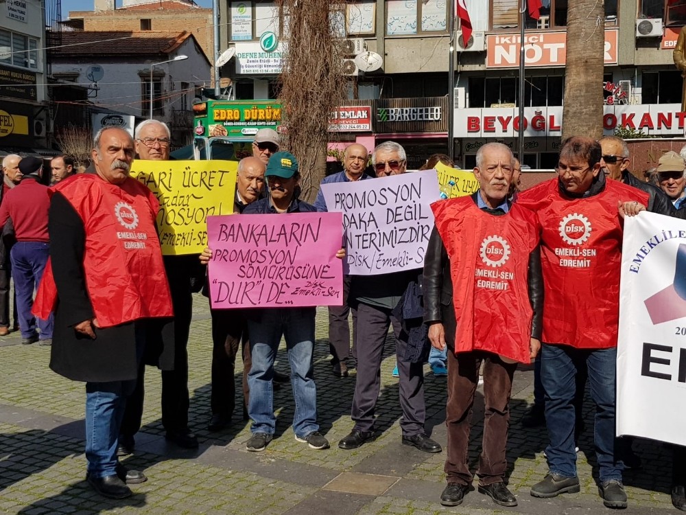 Emekliler bir maaş promosyon istedi 