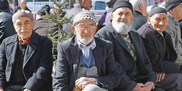 Emeklilere kötü haber! Bunu yapmayanların emekli maaşından kesinti olacak