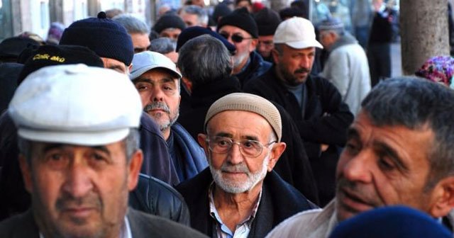 Emeklilere sendika müjdesi