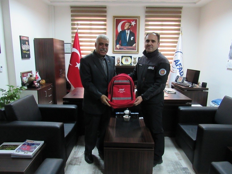 Emekliye ayrılan il müftüsünden AFAD’a ziyaret 