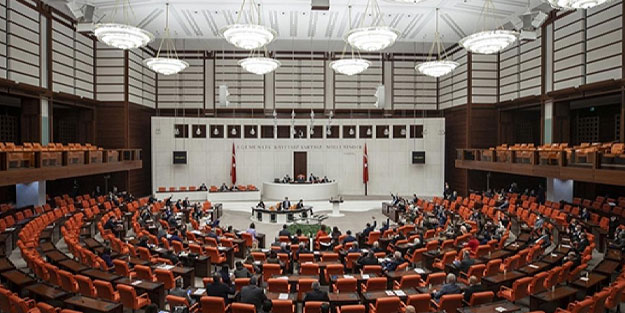 Emekliye yüzde 25 zam TBMM'de kabul edildi