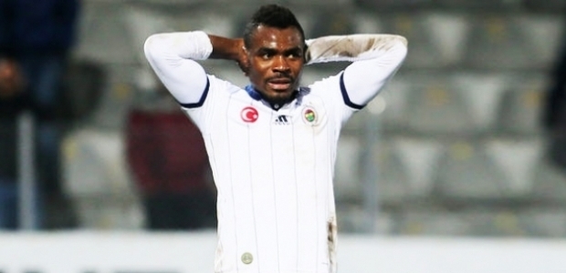 Emenike bu haberle bir kez daha yıkıldı!