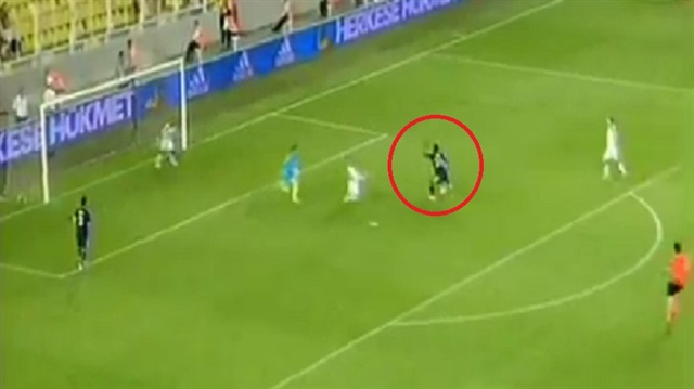 Emenike gollerini sürdürüyor