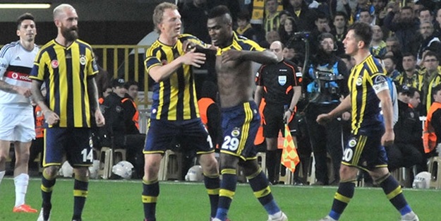 Flaş gelişme! Emenike İstanbul'dan ayrıldı