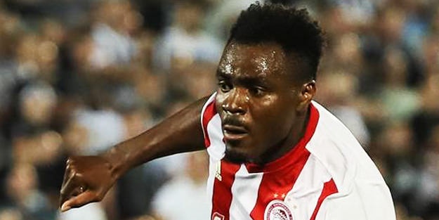 Yunanistan'da Emenike'ye büyük şok
