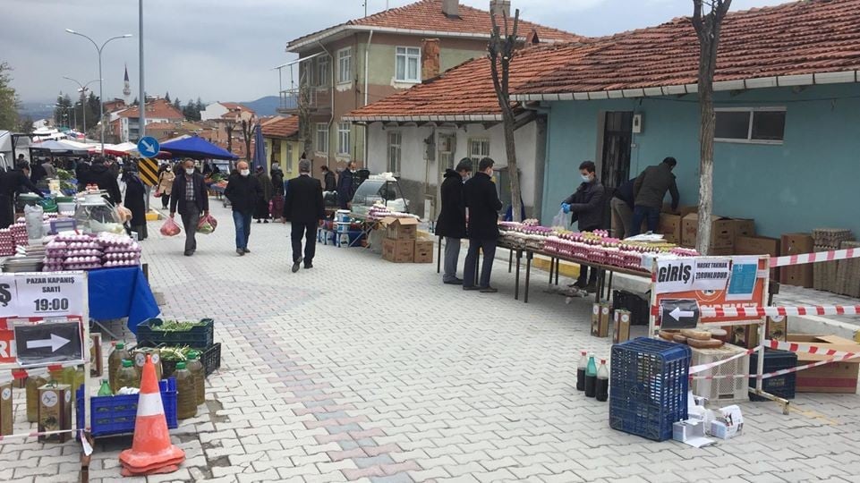 Emet ilçe pazarının kurulmayacağı açıklandı 