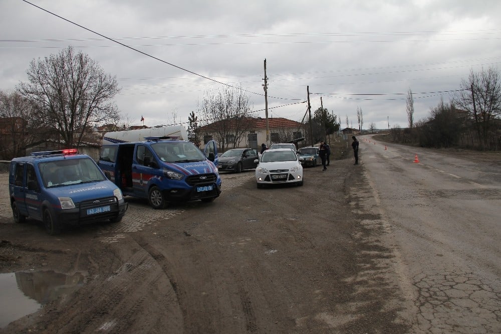 Emet Jandarmasından trafik ve asayiş uygulaması 