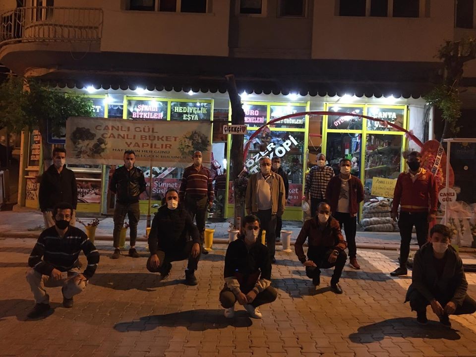 Emet’te berber ve kuaförler iş yerlerini bayram tatili sonra açacak 