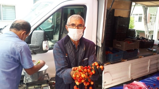 Emet’te ilk yerli kiraz pazar tezgahına indi 
