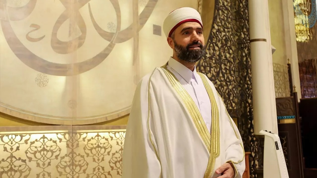 Emevi cami imamından Erdoğan’a çağrı! Namaz kılmaya bekliyoruz