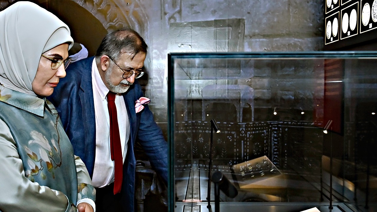 Emine Erdoğan Anadolu Selçuklu Sergisi'ni ziyaret etti