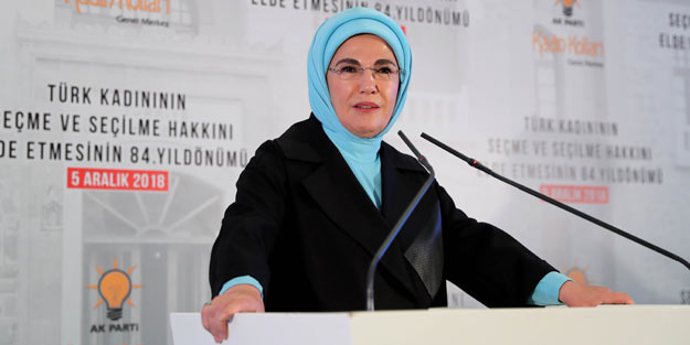 Emine Erdoğan başörtüsü mağdurlarını anlattı: Bir Ayşegül ...