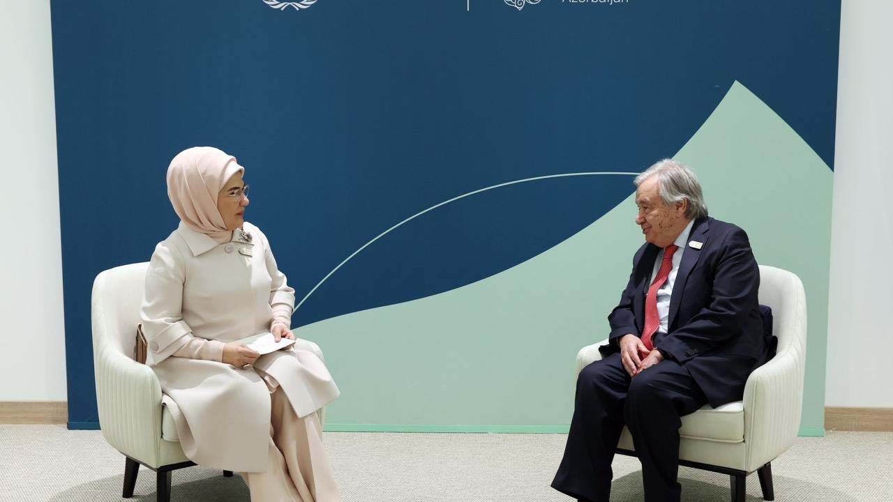 Emine Erdoğan, COP29'da BM Genel Sekreteri Guterres ile görüştü